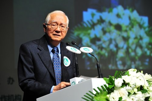 see基金会理事长吴敬链发表主题演讲