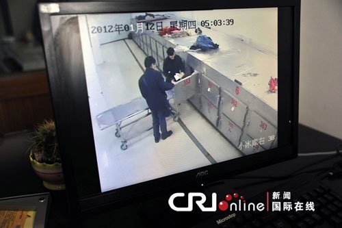 殡仪馆错将他人遗体火化 家属已将骨灰下葬(图)