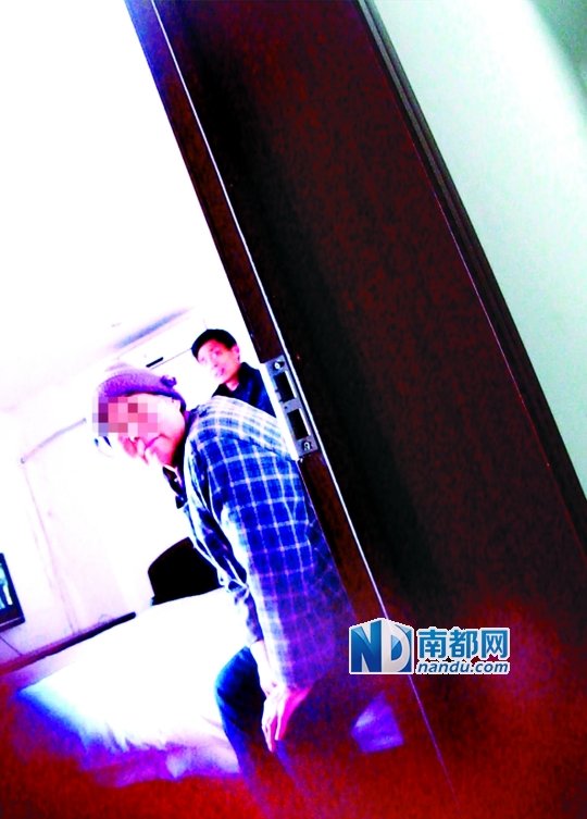 知情者提供的视频显示，今年3月，这名老太太因为儿媳没有按期结扎被关在佳禾宾馆。视频截图