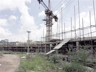 女业主独住避暑烂尾楼 方圆一公里只有20多户