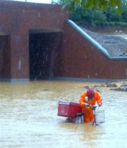 海葵来袭网友微博呼吁别叫外卖 舒淇等名人支