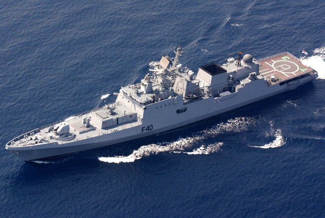 印军隐形护卫舰与渔船相撞 海军今年事故频发