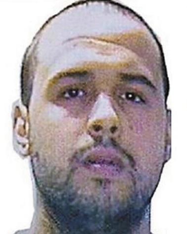  比利时 全力搜捕机场白衣男 其未引爆提前撤离