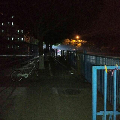新闻哥吐槽:河南400多名学生雾霾天在操场考试 校长称雾霾不严重 你一起呗? 新闻哥吐槽:河南400多名学生雾霾天在操场考试 校长称雾霾不严重 你一起呗?图片