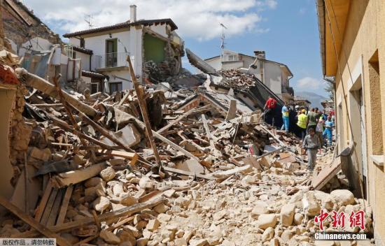 意强震致249人遇难城镇夷为平地 多国愿提供援助