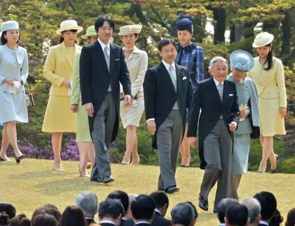 日本天皇欲“生前退位”？日媒爆料是真的吗？