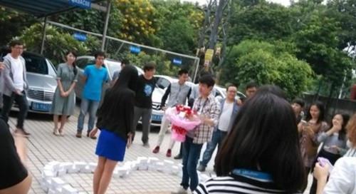 <em>电老虎</em>真牛,不给免单就拉闸_新闻_腾讯网