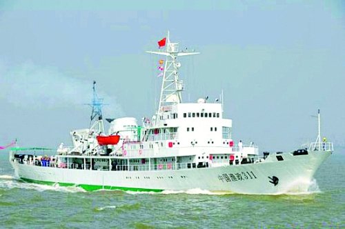 两岸出动近300艘船保钓 台湾渔船今日近海绕岛