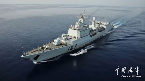 资料图:中国海军驱逐舰在南海组织训练