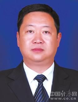 Liu Jiangren is secretary of Party committee of Tibetan Public Security Department, standing deputy hall is long