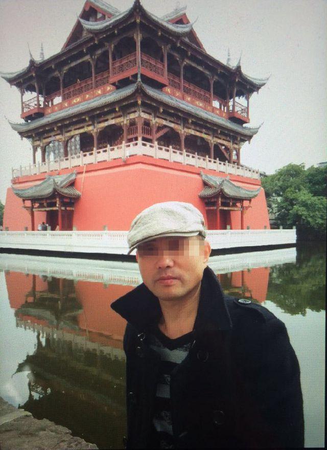 48岁大叔扮女装骗小鲜肉开房 以离婚少妇自居