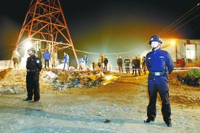 湖北鄂州一铜矿场发生坍塌 4人被救2人仍被困