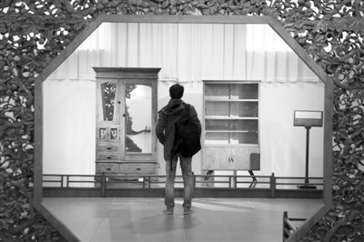 博物馆展李长春自制家具 李瑞环制家具亦存于此