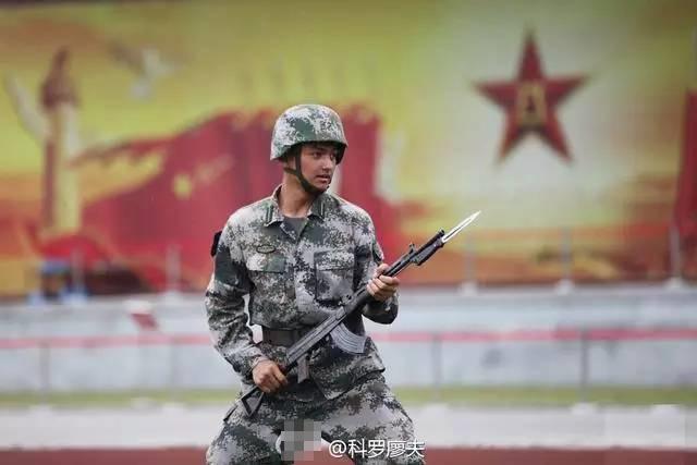 刺刀比手枪好用：解放军恢复中断二十多年的刺杀训练