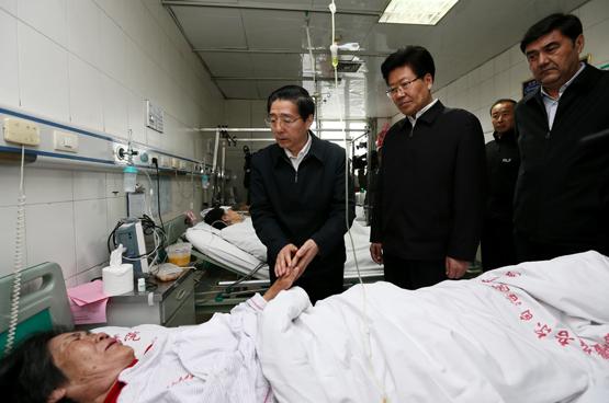 郭声琨在乌鲁木齐指导暴力恐怖案件侦办和处置