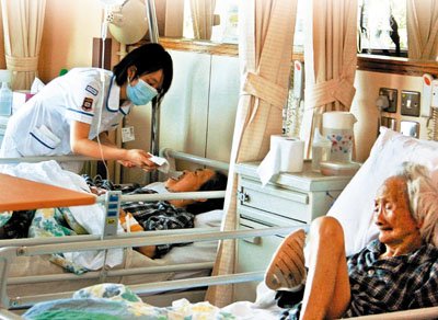 香港私立医院曝严重护士荒人均照料10个病人_新闻_腾讯网