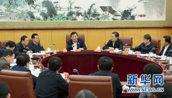 刘云山：学习教育要与听取意见、解决问题同步推进