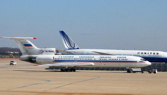 俄罗斯军事检查员乘图154侦察机在美国上空飞行
