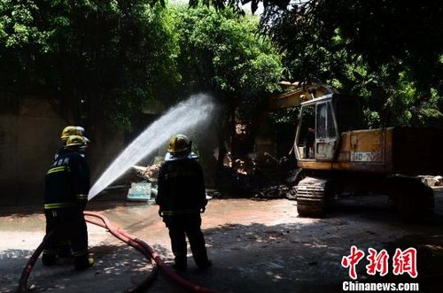广州番禺火灾工人：1分钟整个厂房都烧着了(图)