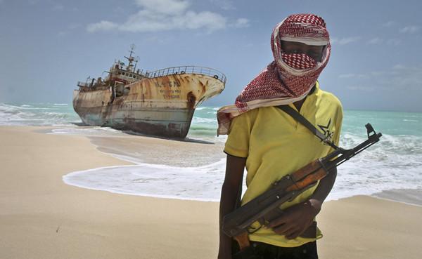 海上保安眼中的索马里海盗:为亢奋劫船前嚼毒品_新闻_腾讯网