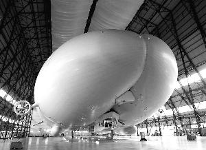世界最大飞艇开启“处女航”：无需跑道 可空中运载