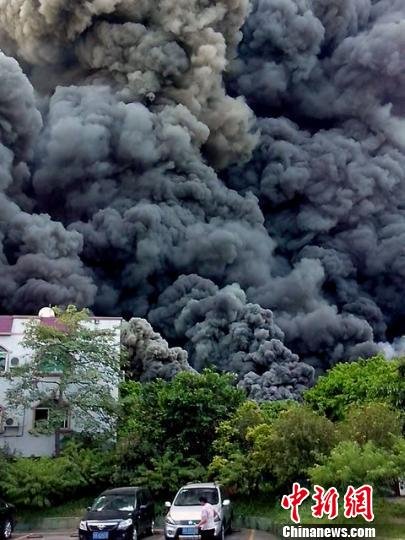 广州番禺火灾工人：1分钟整个厂房都烧着了(图)
