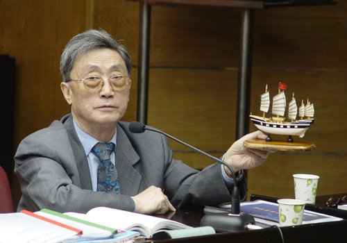 郑明:乌克兰朋友说"你们要把航母造下去"