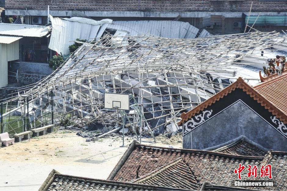 广州白云区钟落潭长腰岭2队6层在建装修楼房倒塌 两人死亡