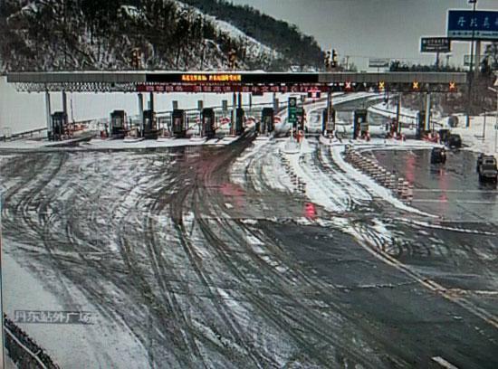 辽宁气象部门连发9条雾橙色预警 13条高速封闭