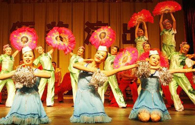 《红红的日子跳起来》