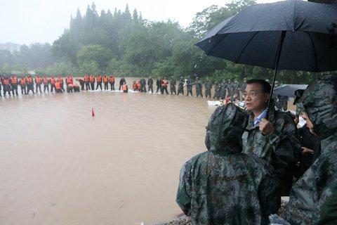 30小时转战3省察看防汛:10图回放总理汛区瞬间