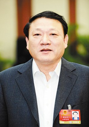 两名铁路局长涉嫌违纪被终止全国人大代表资格