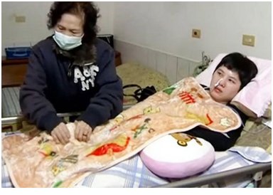 足球都硬了,外交怎能软?