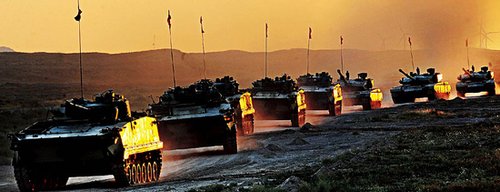解放军99G主战坦克赴青藏高原训练
