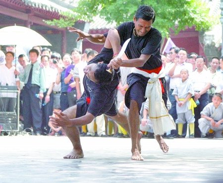 组图:中国印度功夫高手会师嵩山少林寺比武