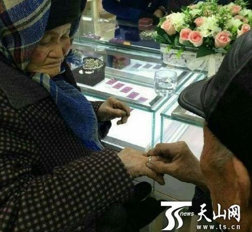 回音壁:拾荒者买钻戒,穷人也有浪漫