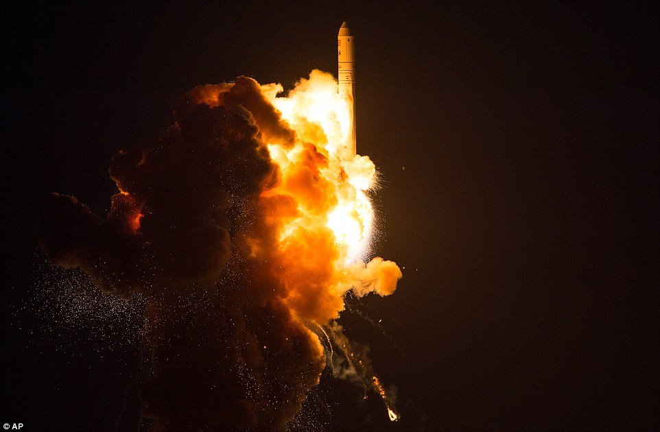 NASA曝光“天鹅座”飞船爆炸现场震撼近照(组图)