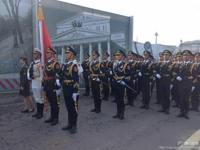 解放军仪仗队亮相红场阅兵 配合歌曲将提高步