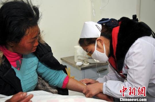 云南彝良中學(xué)節(jié)能灶爆炸3名傷者連夜轉(zhuǎn)院治療