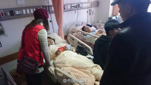 台湾女子给地震灾区捐5万 因穿红衣被骂没良心
