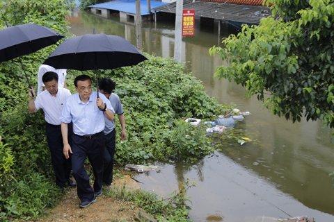 30小时转战3省察看防汛:10图回放总理汛区瞬间