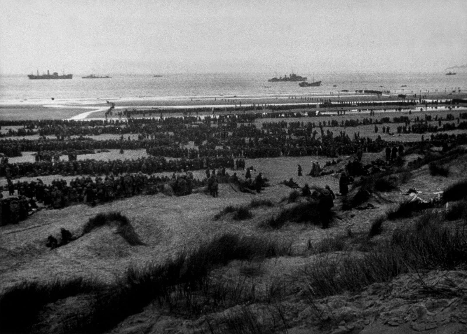 1940年5月,法国,英国军队从敦刻尔克海滩撤离。 1940年5月,法国,英国军队从敦刻尔克海滩撤离。