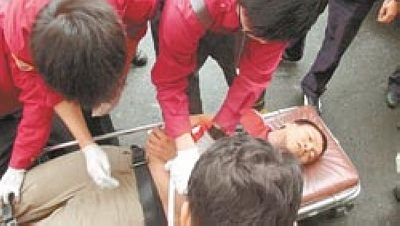 台湾男子跳楼逼婚割腕 仍未留住女友白忙一场