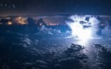 飞行员高空拍摄雷暴 震撼景象如特效大片
