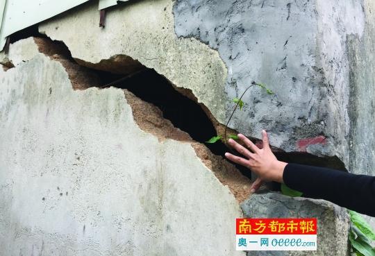 广东“内衣名镇”狂抽地下水致房屋塌陷开裂