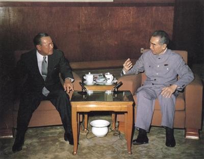 周恩来逝世40周年之际《周恩来答问录》出版