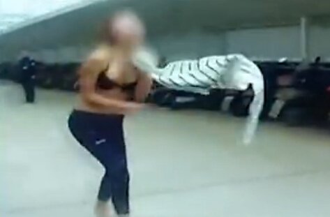 王大治吻董洁 "矮穷矬"逆袭&qu