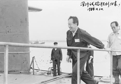 上海交大校庆92岁高龄院士坚持不用座椅演讲