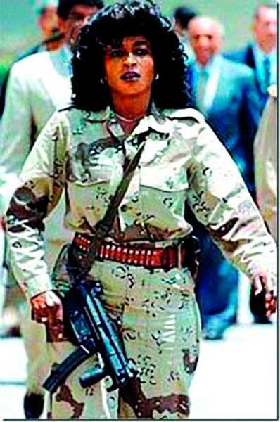 资料：卡扎菲“女子敢死队”精通格斗枪械(图)