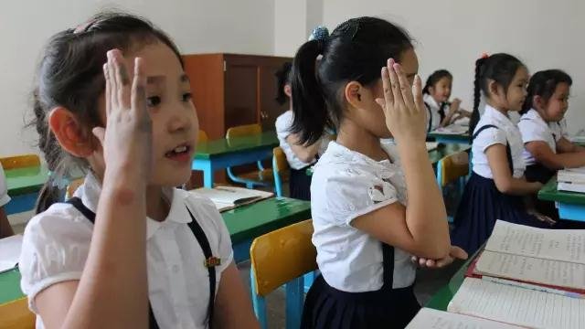 《太阳之下》截图。 《太阳之下》截图。
